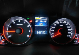 Подержанный автомобиль Subaru Outback Wagon 2012 года (14 фото)