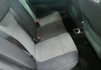 Подержанный автомобиль Skoda Fabia Hatchback 2012 года (15 фото)