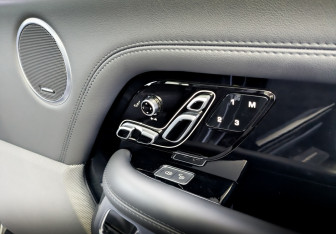 Подержанный автомобиль Land Rover Range Rover 2020 года (24 фото)