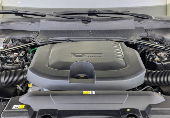 Подержанный автомобиль Land Rover Range Rover Sport 2021 года (9 фото)