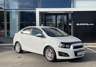 Подержанный автомобиль Chevrolet Aveo Sedan 2014 года (3 фото)