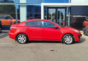 Подержанный автомобиль Mazda 3 Sedan 2011 года (4 фото)