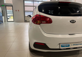 Подержанный автомобиль Kia Ceed Hatchback 2013 года (7 фото)