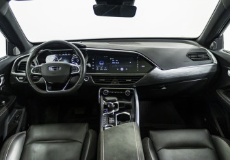 Подержанный автомобиль Geely Tugella 2023 года (16 фото)