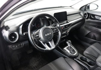Подержанный автомобиль Kia Cerato Sedan 2021 года (9 фото)