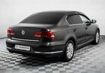 Подержанный автомобиль Volkswagen Passat Sedan 2013 года (5 фото)