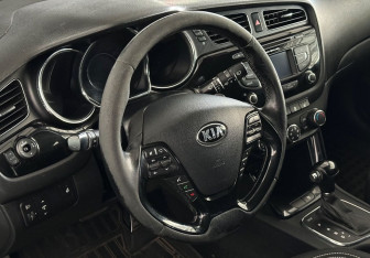 Подержанный автомобиль Kia Ceed Wagon 2014 года (12 фото)