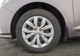 Подержанный автомобиль Hyundai Solaris Sedan 2021 года (12 фото)