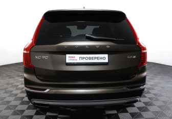 Подержанный автомобиль Volvo XC90 2017 года (6 фото)