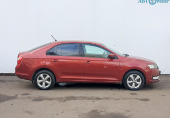 Подержанный автомобиль Skoda Rapid Liftback 2014 года (4 фото)