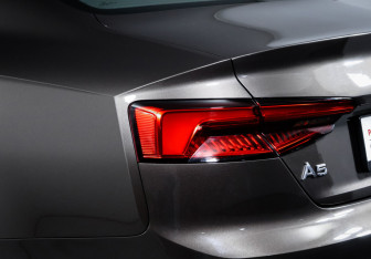 Подержанный автомобиль Audi A5 Coupe 2016 года (16 фото)