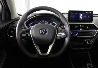 Подержанный автомобиль Changan Alsvin 2023 года (9 фото)