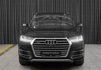 Подержанный автомобиль Audi Q7 2019 года (2 фото)