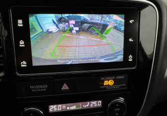 Подержанный автомобиль Mitsubishi Outlander 2018 года (12 фото)