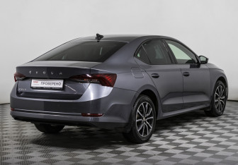 Подержанный автомобиль Skoda Octavia Liftback 2020 года (5 фото)