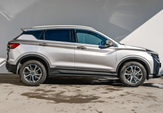 Подержанный автомобиль Geely Coolray 2023 года (4 фото)