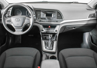 Подержанный автомобиль Hyundai Elantra Sedan 2016 года (7 фото)