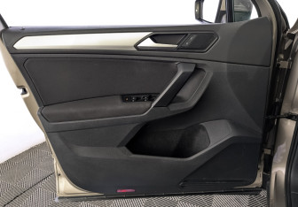 Подержанный автомобиль Volkswagen Tiguan 2019 года (19 фото)