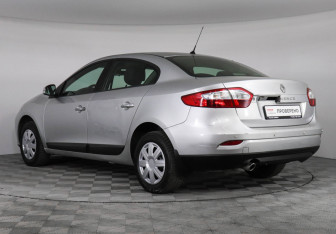 Подержанный автомобиль Renault Fluence 2011 года (4 фото)
