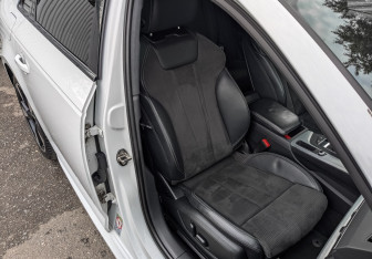 Подержанный автомобиль Audi A4 Sedan 2017 года (24 фото)