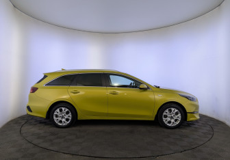 Подержанный автомобиль Kia Ceed Wagon 2021 года (4 фото)