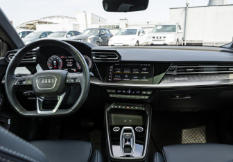 Подержанный автомобиль Audi A3 Sedan 2025 года (14 фото)