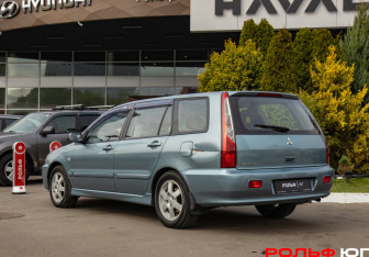 Подержанный автомобиль Mitsubishi Lancer Wagon 2007 года (5 фото)
