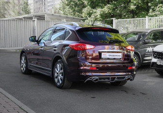 Подержанный автомобиль Infiniti EX 2013 года (6 фото)