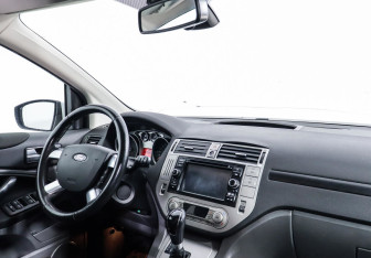 Подержанный автомобиль Ford Kuga 2012 года (7 фото)