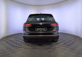 Подержанный автомобиль Volkswagen Touareg 2018 года (6 фото)