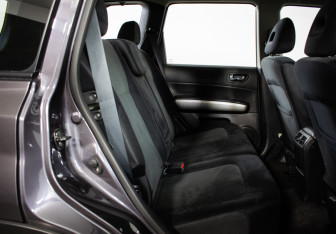 Подержанный автомобиль Nissan X-Trail 2013 года (9 фото)