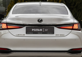 Подержанный автомобиль Lexus ES 2019 года (29 фото)