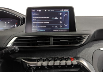 Подержанный автомобиль Peugeot 5008 Suv 2021 года (29 фото)