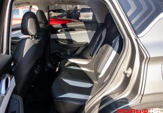 Подержанный автомобиль Geely Coolray 2023 года (8 фото)