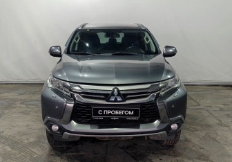 Подержанный автомобиль Mitsubishi Pajero Sport 2017 года (2 фото)