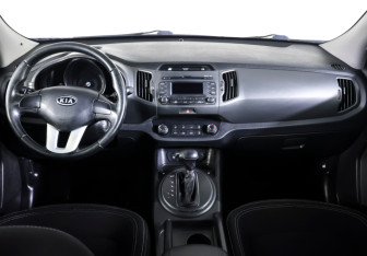Подержанный автомобиль Kia Sportage 2012 года (13 фото)