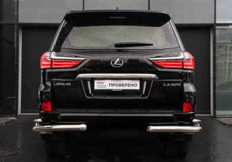 Подержанный автомобиль Lexus LX 2018 года (5 фото)