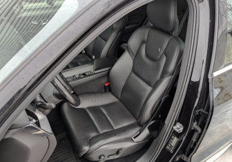 Подержанный автомобиль Volvo XC60 2018 года (18 фото)