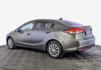 Подержанный автомобиль Kia Cerato Sedan 2018 года (7 фото)