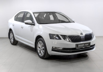 Подержанный автомобиль Skoda Octavia Liftback 2019 года (3 фото)