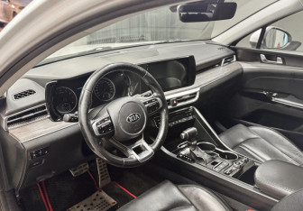 Подержанный автомобиль Kia K5 2021 года (7 фото)