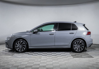 Подержанный автомобиль Volkswagen Golf Hatchback 2020 года (8 фото)