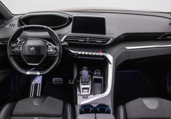 Подержанный автомобиль Peugeot 3008 2017 года (13 фото)