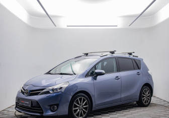 Подержанный автомобиль Toyota Verso 2013 года (1 фото)