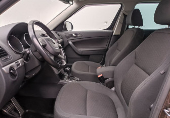 Подержанный автомобиль Skoda Yeti 2013 года (10 фото)