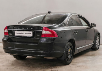 Подержанный автомобиль Volvo S80 2011 года (5 фото)