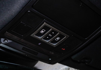 Подержанный автомобиль Land Rover Discovery 2017 года (28 фото)