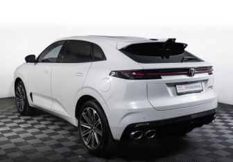 Подержанный автомобиль Changan UNI-K 2023 года (7 фото)