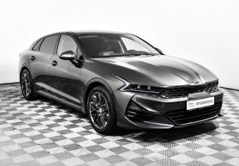 Подержанный автомобиль Kia K5 2020 года (3 фото)