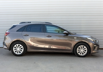 Подержанный автомобиль Kia Ceed Hatchback 2019 года (4 фото)